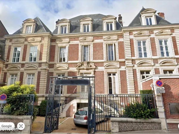 Charmant studio neuf et equipé 