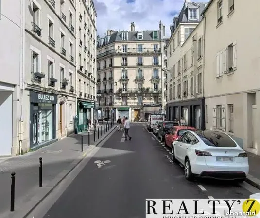 Boutique 1300 m² 