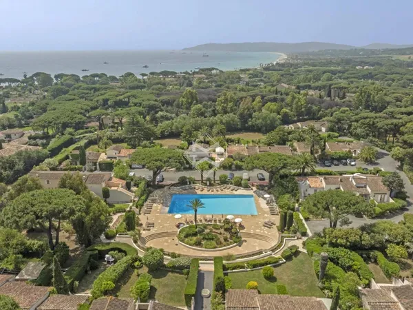Petite maison dans un domaine recherché 
