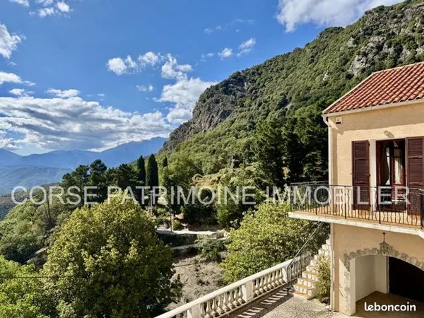 Maison 18 pièces 229 m² 