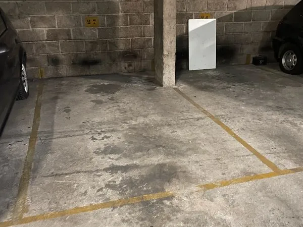 À VENDRE : Place de parking - Paris 20e, Rue Stendhal 
