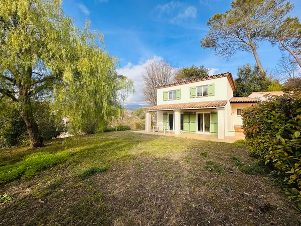 A VENDRE Superbe villa individuelle 5 pièces à La Colle-su 