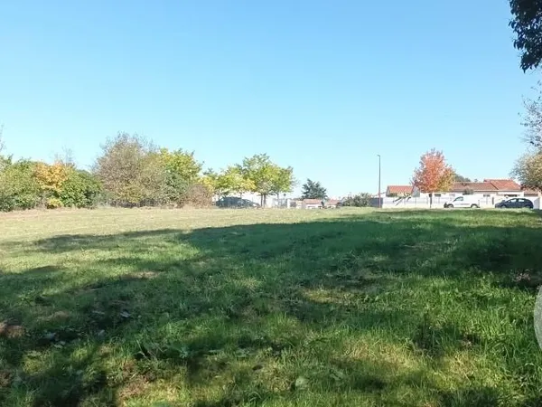 Terrain 2400 m² 
