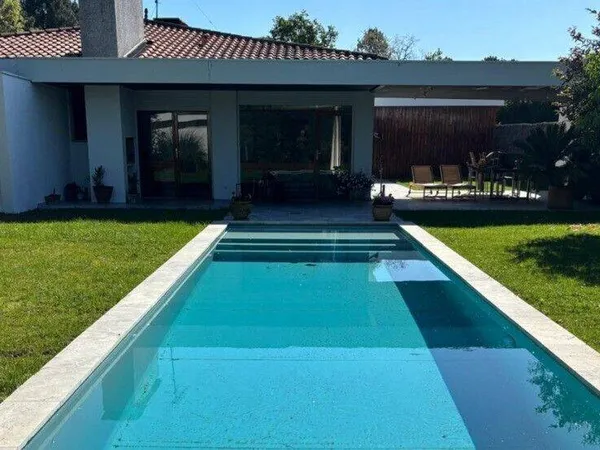 Maison 5 pièces 230 m² 