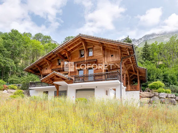 Maison 7 pièces 228 m² 