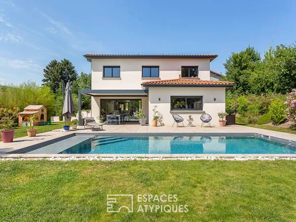 Maison contemporaine avec piscine 
