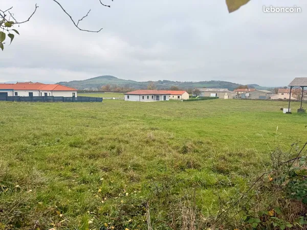 Terrains à bâtir viabilisés - Saint Vidal (lieu-dit Grazac) 