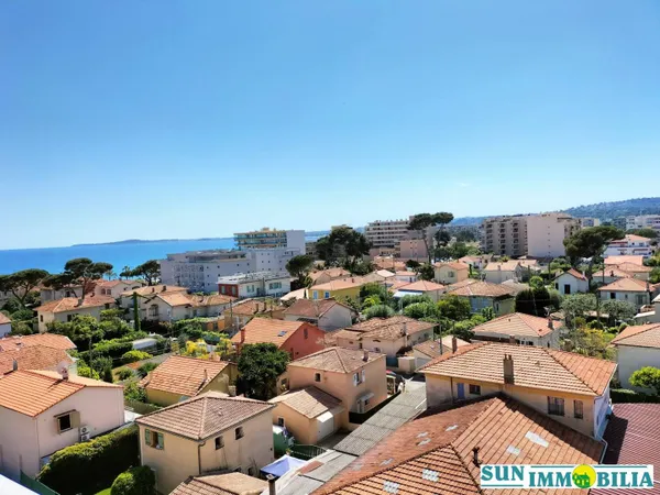 Studio 1 pièce 32 m² 