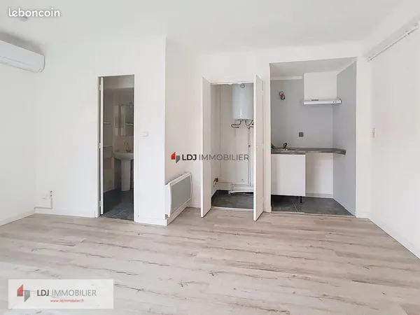 Studio 1 pièce 22 m² 