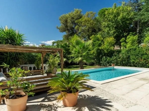 Maison à vendre 7 pièces LA ROQUETTE SUR SIAGNE (06) 
