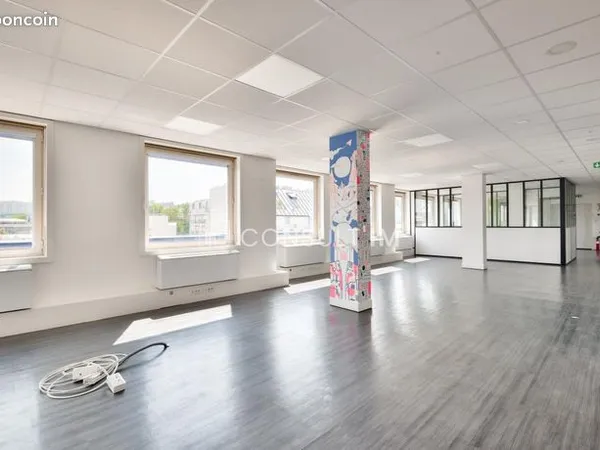 Bureaux 2 pièces 1799 m² 