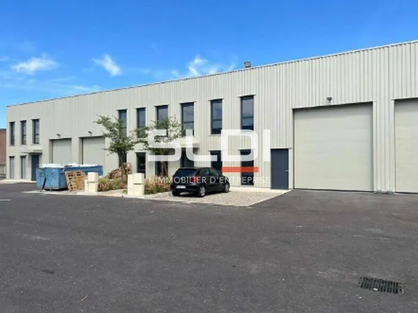 Local d'activité 325 m² 