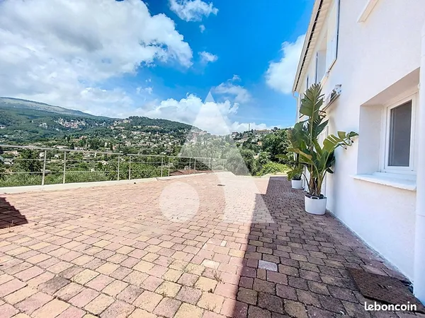 Propriété 3 pièces 67 m² 