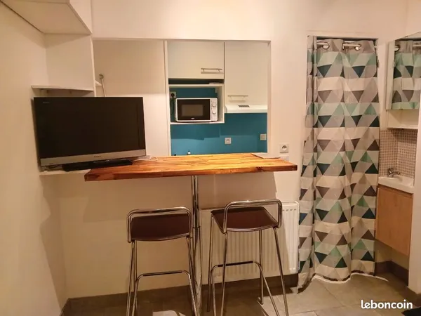 Petit studio refait à neuf 