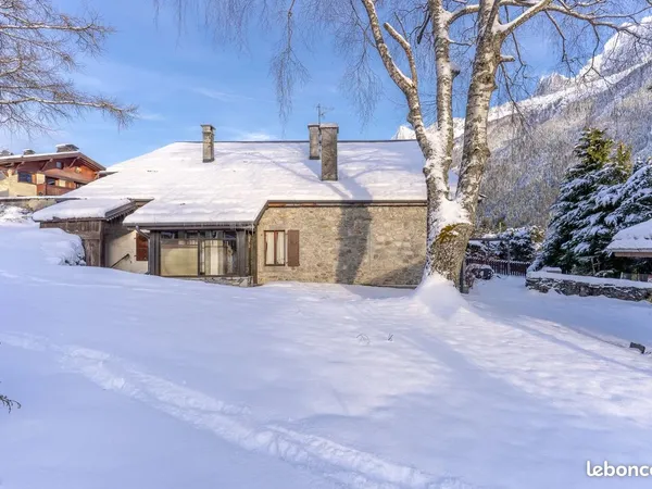Maison 6 pièces 249 m² 