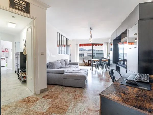 NICE St Barthélémy - 4 p 88 m² - étage élevé - balcon - garage 