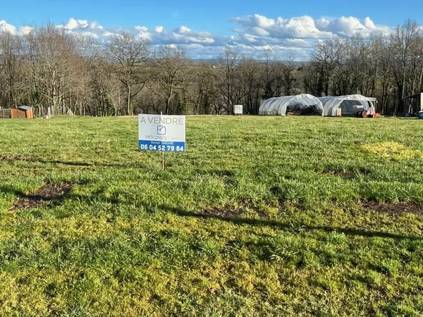 Terrain constructible - Saint Bonnet La Rivière 