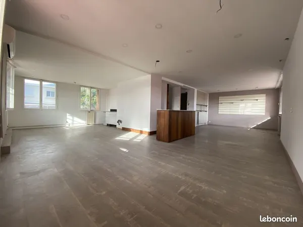 Local 68 m² La Valette-du-Var 