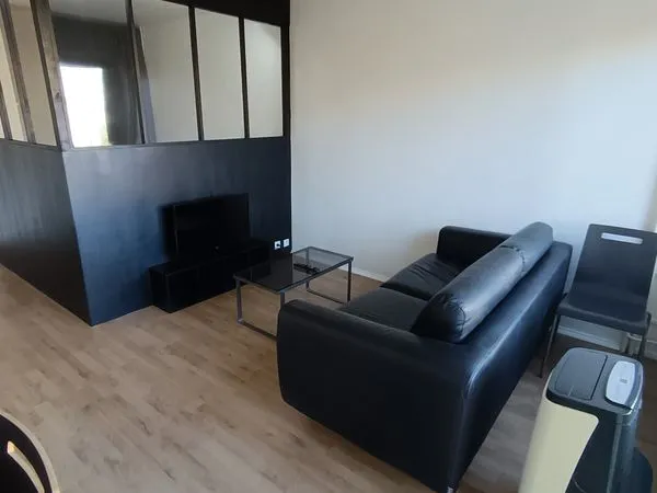 Appartement meublé, équipé et climatisé de 31 m² chauffage, eau chaude et froide inclus dans 