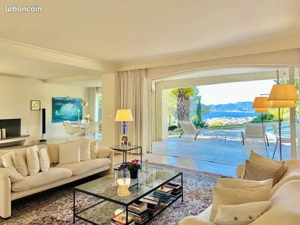 Villa 5 pièces 230 m² 
