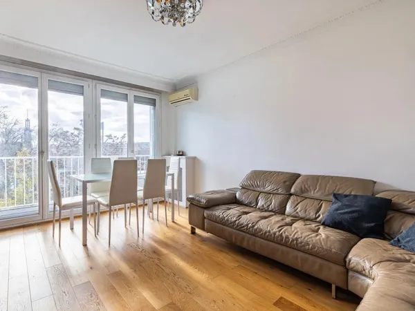 Appartement de 4 pièces de 70,79 m² situé à Saint-Maurice 