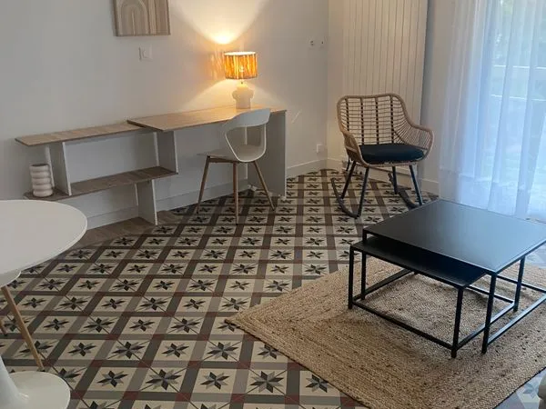 A LOUER STUDIO meublé 29m² Tours proche place Coty 