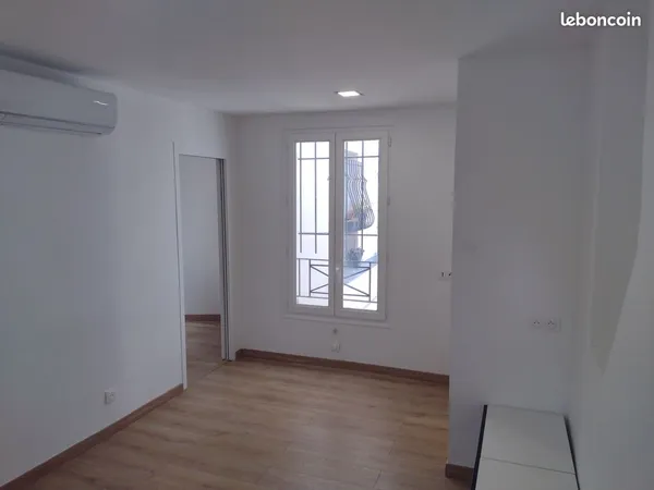 2 pièces - 27 m² - Paris 18e - 246 000 