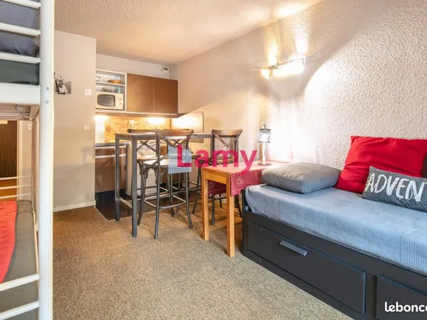 Studio 1 pièce 23 m² 