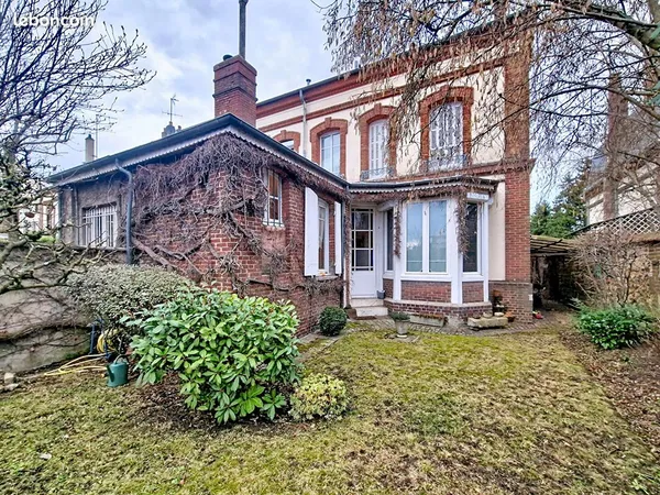 Maison 7 pièces 143 m² 