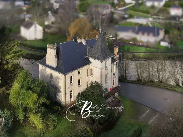 A vendre jolie villa au bord de l'eau avec 3 hectares Morbihan 