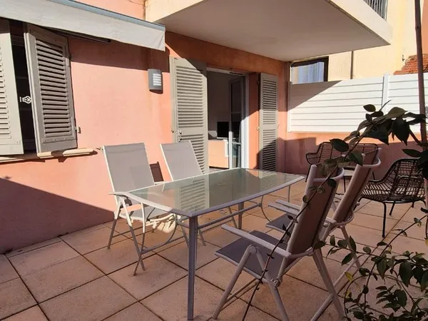 Appartement 2 pièces et belle terrasse 