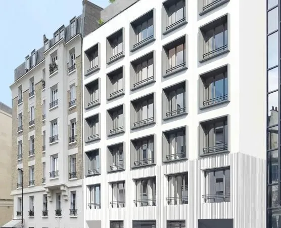 Local bureaux 833 m² 