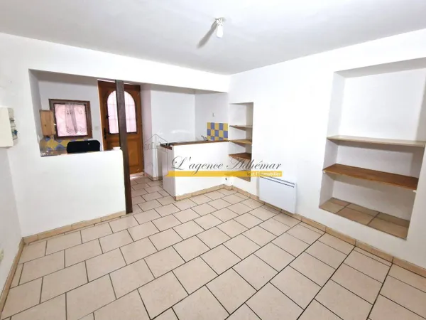 Studio 1 pièce 23 m² 