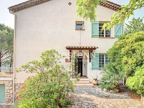 Maison 10 pièces 239 m² 