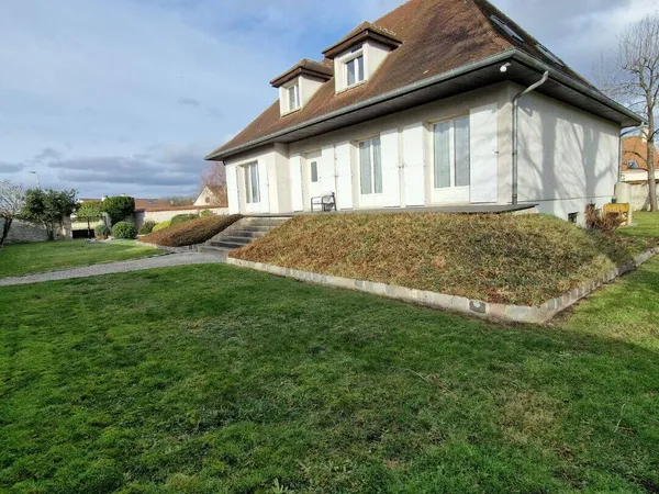Maison 8 pièces 240 m² 