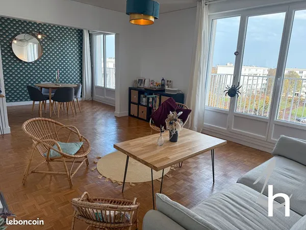 Loft 4 pièces 77 m² 
