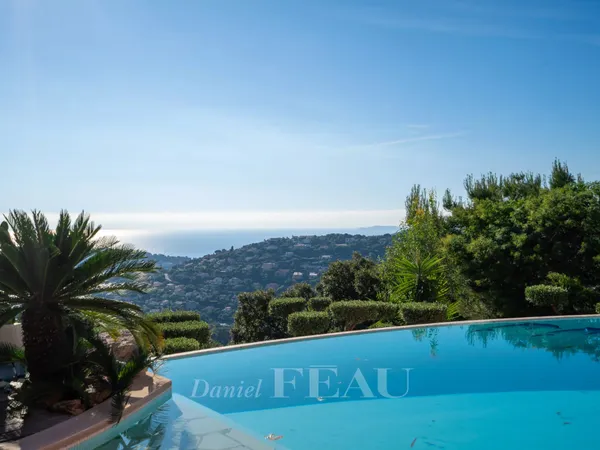 Cavalaire sur Mer - Propriété avec vue mer 