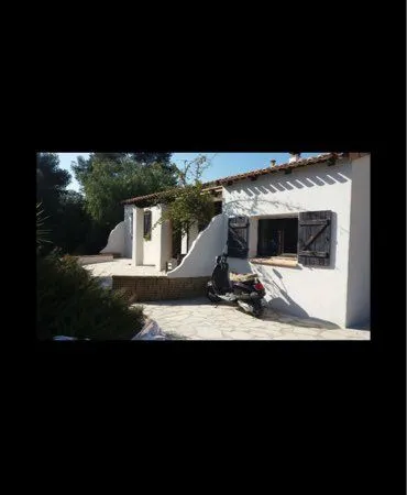 Maison plain-pied 90 m². Trois chambres 
