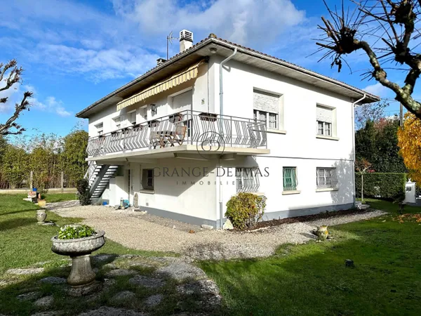 Maison non mitoyenne avec jardin et garage - LE BOUSCAT 