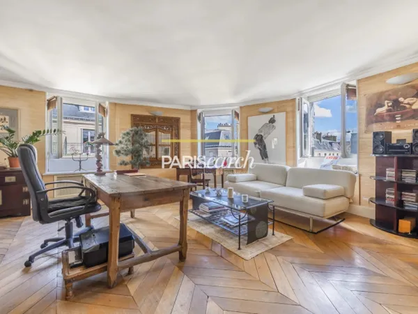 APPARTEMENT DERNIER ETAGE / SAINT PHILIPPE DU ROULE 