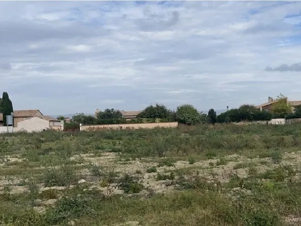 Terrain 600 m² 
