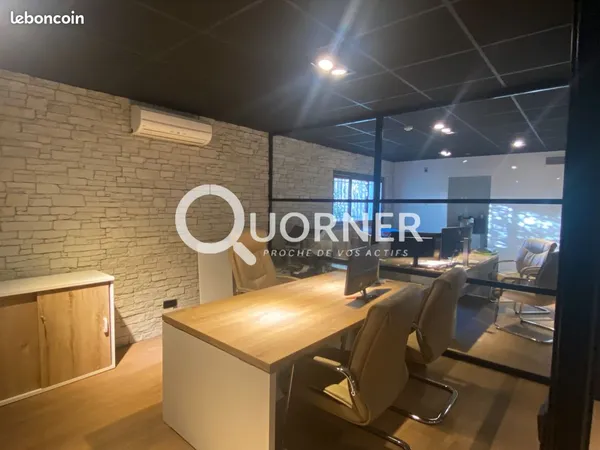 Local 1395 m² Puget-sur-Argens 