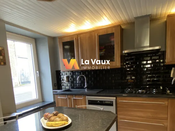 Maison Faulx 8 pièces de187.71 m2 , 5 chambres, garage 