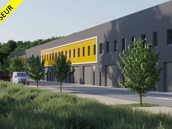 Local d'activité 8928 m² 