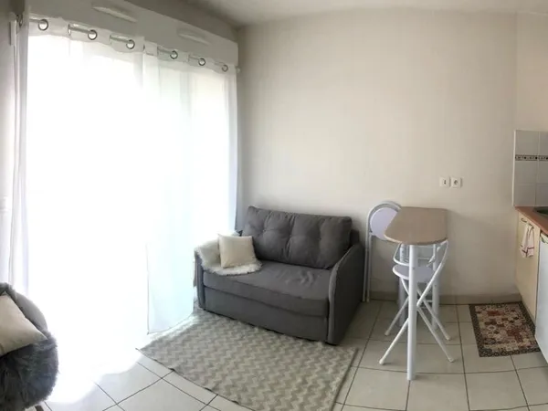 Studio avec balcon au coeur des Arceaux 