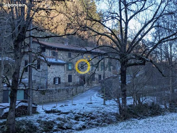 Maison 11 pièces 277 m² 