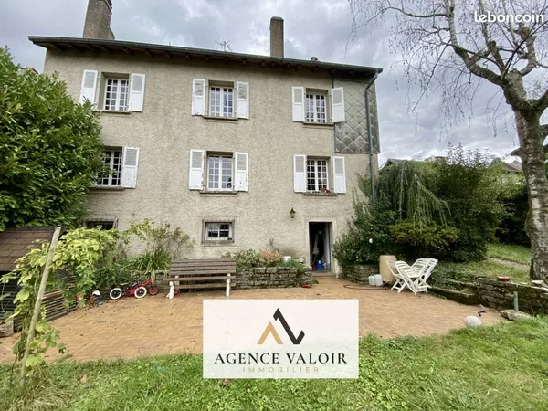Maison 8 pièces 247 m² 