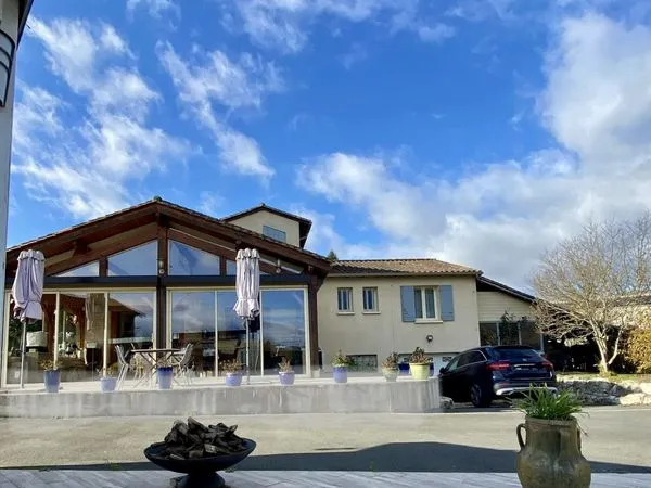 Propriété 6 pièces 135 m² 