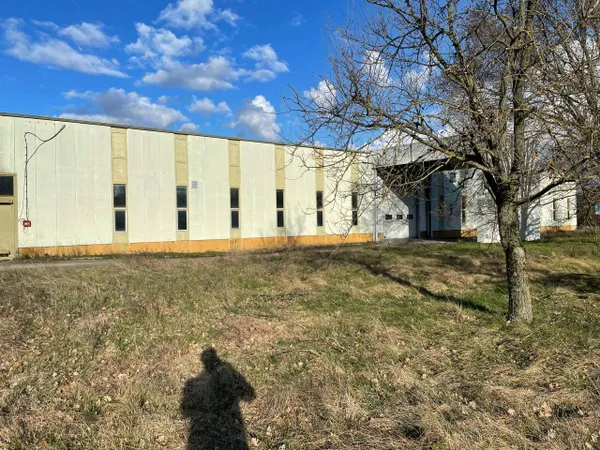 Local d'activité 3788 m² 