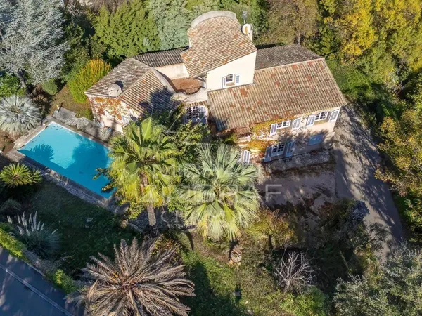 Vends maison à rénover - 202.35m² - 7 pièces, 4 chambres - Mandelieu-la-Napoule 06210 